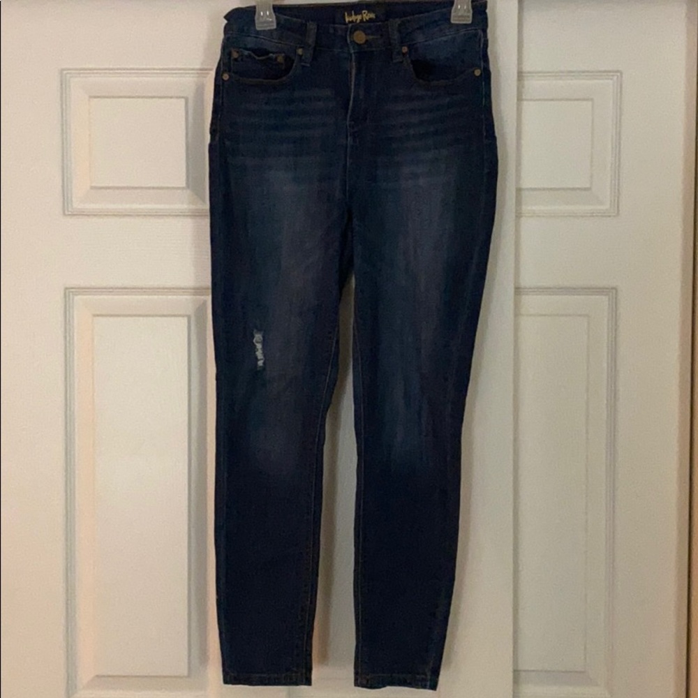 Lightweight Skinny Blue Jeans